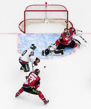 Frölundas Joel Lundqvist oroar mot Malmö Redhawks