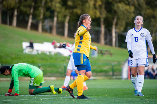 Sveriges Cornelia Kapocs jublar efter 2-0