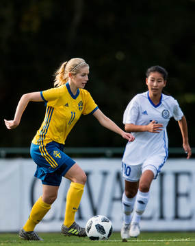 Sveriges Wilma Ljung Klingwall och Kazakstans Batya Raizel Bagully