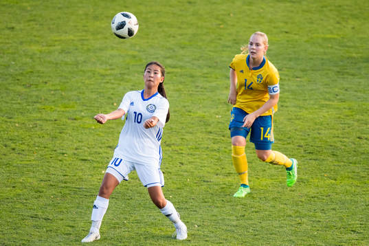Kazakstans Batya Raizel Bagully och Sveriges Agnes Nyberg