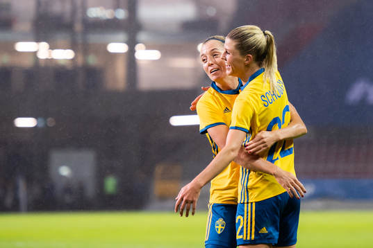 Sveriges Olivia Schough jublar