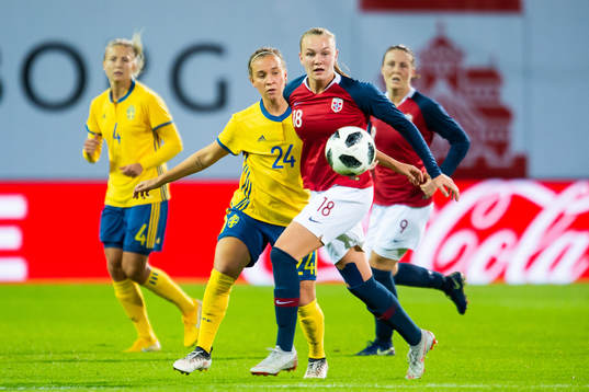 Sveriges Julia Zigiotti Olme och Norges Frida Maanum