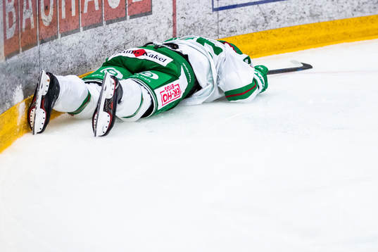 Rögles Ben Youds blir liggandes