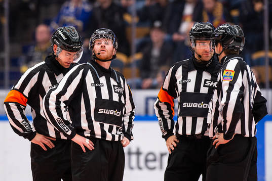 Domarna Mikael Sjöqvist, Andreas Malmqvist, Richard