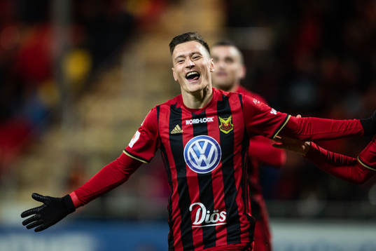 Östersunds Jamie Hopcutt jublar efter 2-0