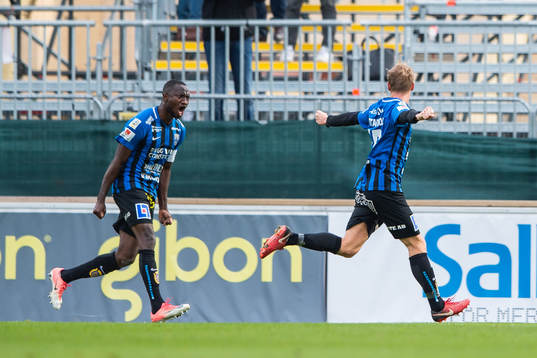 Sirius Christer Gustafsson jublar efter 2-2