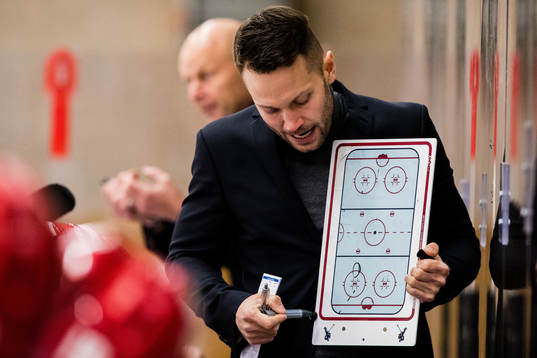 Almtunas tränare Martin Gudmundsson