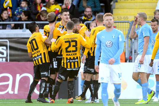 Häckens Alexander Jeremejeff jublar