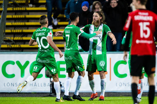 Hammarbys Björn Paulsen jublar med Imad Khalili och Nikola