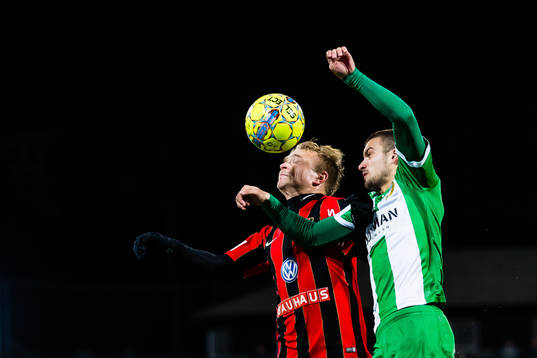Brommapojkarnas Christopher Brandeborn och Hammarbys