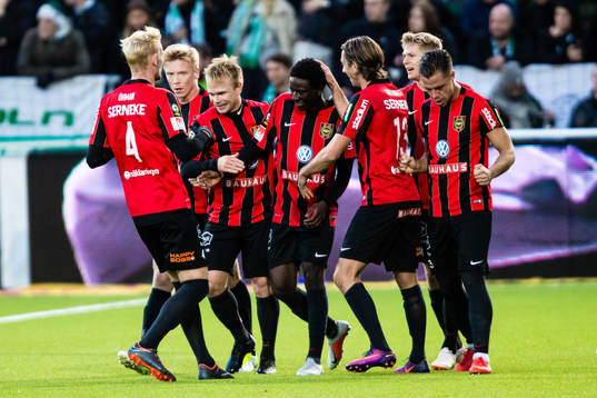 Brommapojkarnas Jack Lahne jublar med Ludvig Öhman