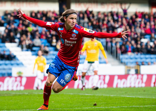 Helsingborgs Max Svensson jublar efter 1-0