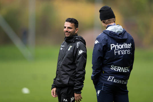 IFK Göteborgs tränare Poya Asbaghi