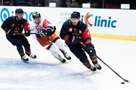 Bobbo Petersson and Jacob Josefson of Djurgården against