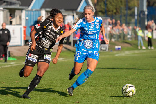 Piteås Madelen Janogy och IFK Kalmars Elsa Karlsson