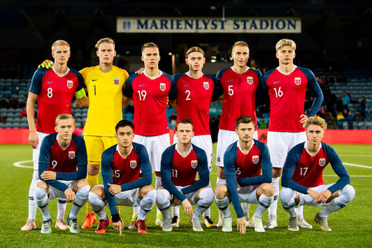 Morten Thorsby, goalkeeper Sondre Rossbach, Leo Skiri Østigård, Julian Ryerson, Ulrik Yttergård Jenssen, Tobias Borchgrevink Børkeeiet, Birk Risa, Nico Mickelson, Tobias Heintz, Vebjørn Hoff, and Dennis Johnsen of Norway ahead of