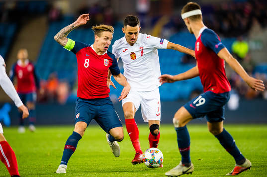 Stefan Marius Johansen of Norway and Georgi Kostadinov of Bulgaria