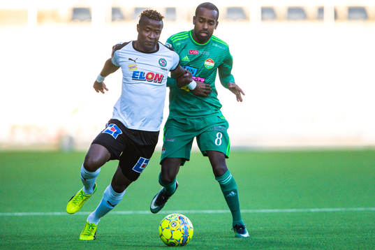 Örebros Kennedy Igboananike och Dalkurds Ammar Ahmed