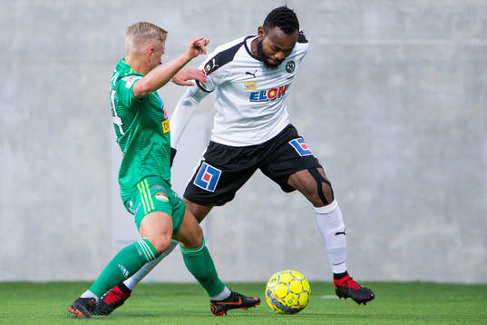 Dalkurds Simon Strand och Örebros Michael Junior Omoh