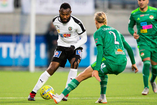 Örebros Michael Junior Omoh och Dalkurds Henrik Löfkvist