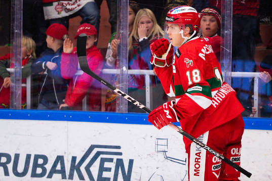 Moras Emil Aronsson jublar