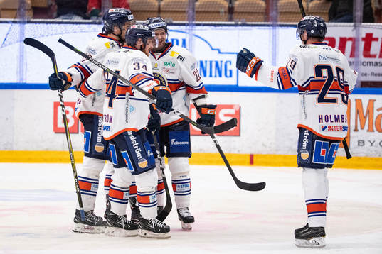 Växjös Janne Pesonen jublar