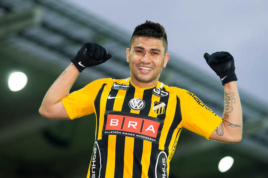 Häckens Paulinho jublar