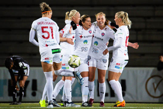 Rosengårds spelare jublar