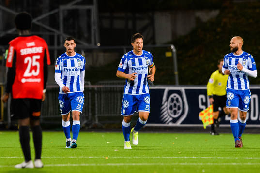 IFK Göteborgs Giorgi Kharaishvili , David Boo Wiklander och Robin Söder jublar efter 0-1 av Sebastian Ohlsson, ej i bild,