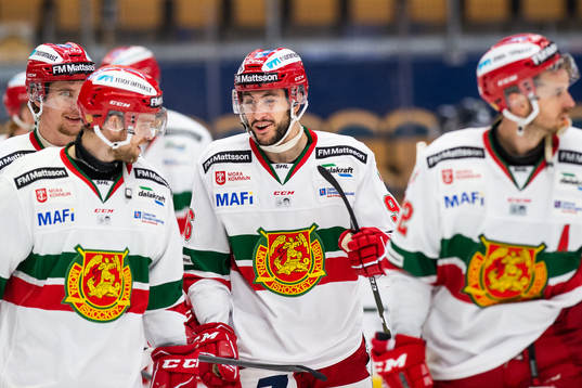 Moras Niki Petti jublar