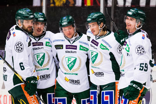 Färjestads Jesper Olofsson (m) jublar
