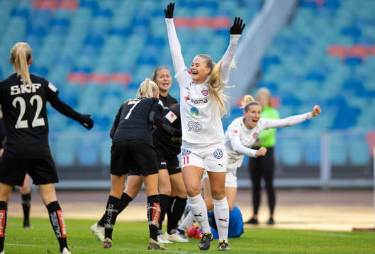 Rosengårds Lisa-Marie Utland jublar efter 2-2