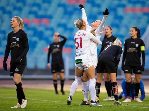 Rosengårds Lisa-Marie Utland jublar ihop med Sanne