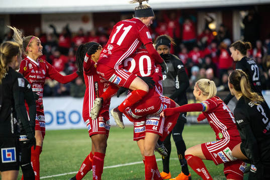 Piteås Julia Karlenäs, Madelen Janogy och Cecilia Edlund