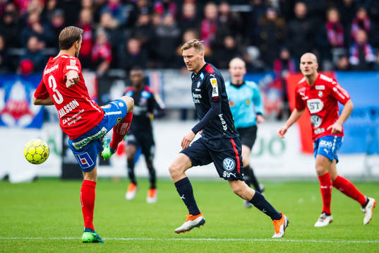Helsingborgs Andri Runar Bjarnason  och Östers Månz