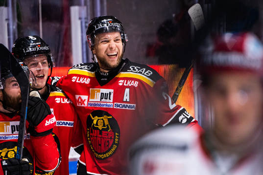 Luleås Johan Harju jublar