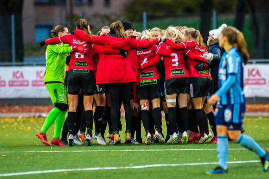 LB07s spelare jublar