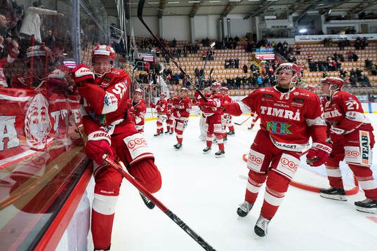 Timrås Vilmos Gallo jublar