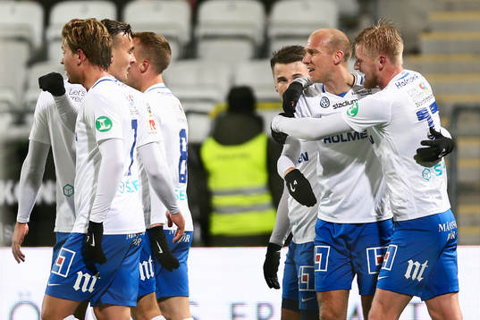 Norrköpings Kalle Holmberg jublar med Andreas Johansson