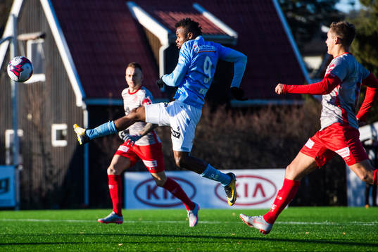 Kachi of Sandnes Ulf with a chance to score