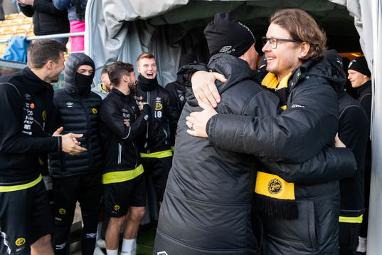 Elfsborgs klubbchef Stefan Andreasson och Elfsborgs A-lag