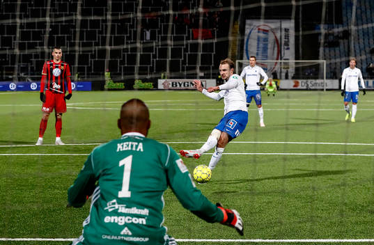 Norrköpings Lars Christian Krogh Gerson gör mål 3-1 på