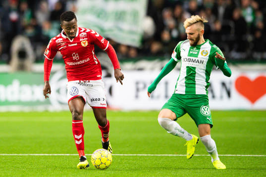 Kalmars Chima Akas och Hammarbys Simon Sandberg