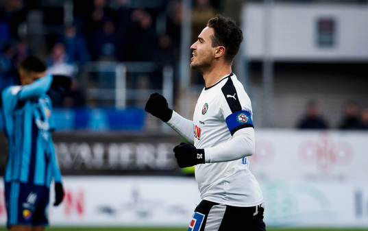 Örebros Nordin Gerzic jublar