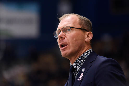 s tränare Johan Lindbom