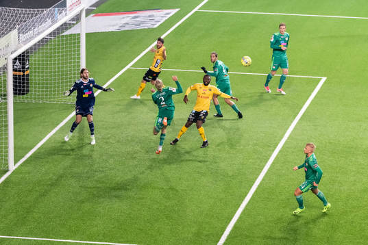 Elfsborgs Chinedu Obasi och Frederik Holst