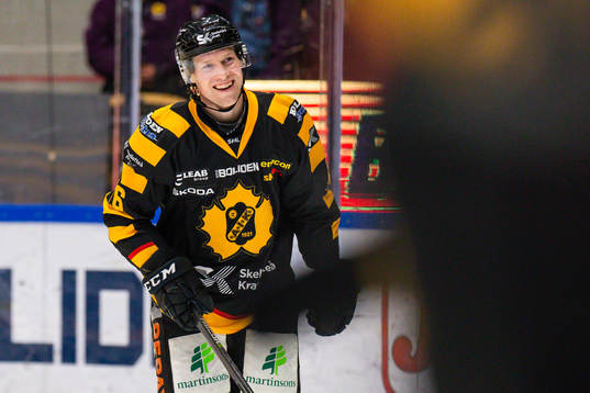 Skellefteås Mathis Olimb jublar