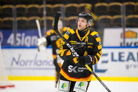 Skellefteås Oscar Möller jublar