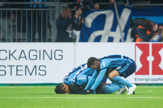 Djurgårdens Aliou Badji jublar med Djurgårdens Haris