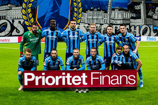 Djurgårdens startelva innan fotbollsmatchen i Allsvenskan